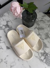 Dámske šľapky Guess - krémové