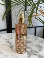 Telový trblietavý sprej Guess Bella Vita Fragrance Shimmer Mist 250ml